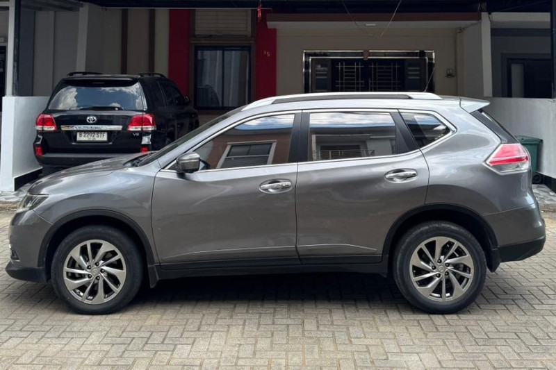 Mobil Bekas Nissan X-Trail 2.5 A/T 2016