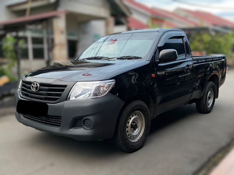 Mobil Bekas Toyota Hilux 2.0 SC 4x2 M/T 2014