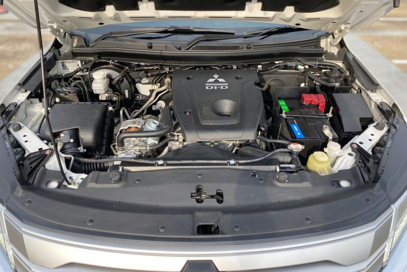 Mobil Bekas Mitsubishi Pajero Sport Dakar Ultimate 4x2 A/T 2022